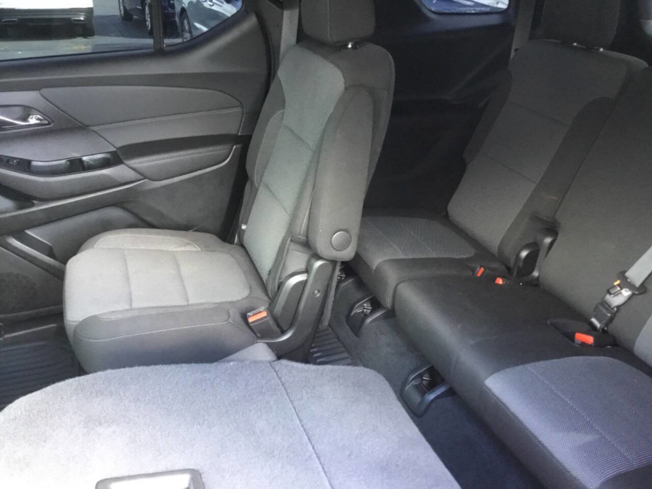 Used 2023 Chevrolet Traverse LT image 5