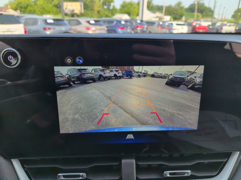 Used 2026 Chevrolet Equinox LT w/ LPO, Floor Liner Package FWD image 12