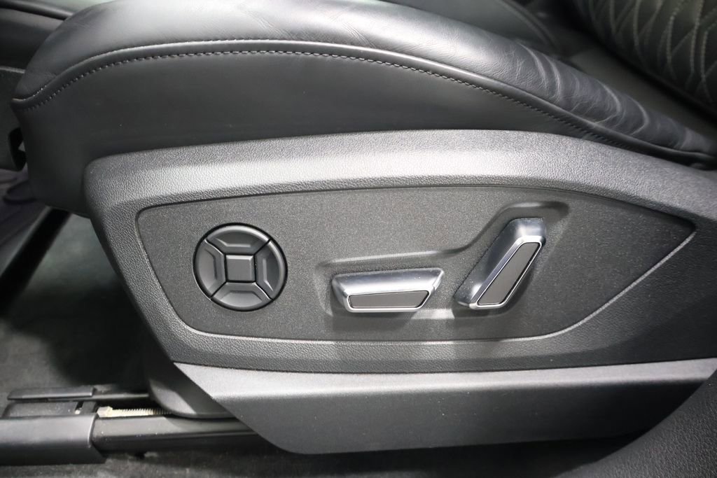 Used 2023 Audi e-tron S Premium Plus w/ Black Optic Package AWD/4WD image 14