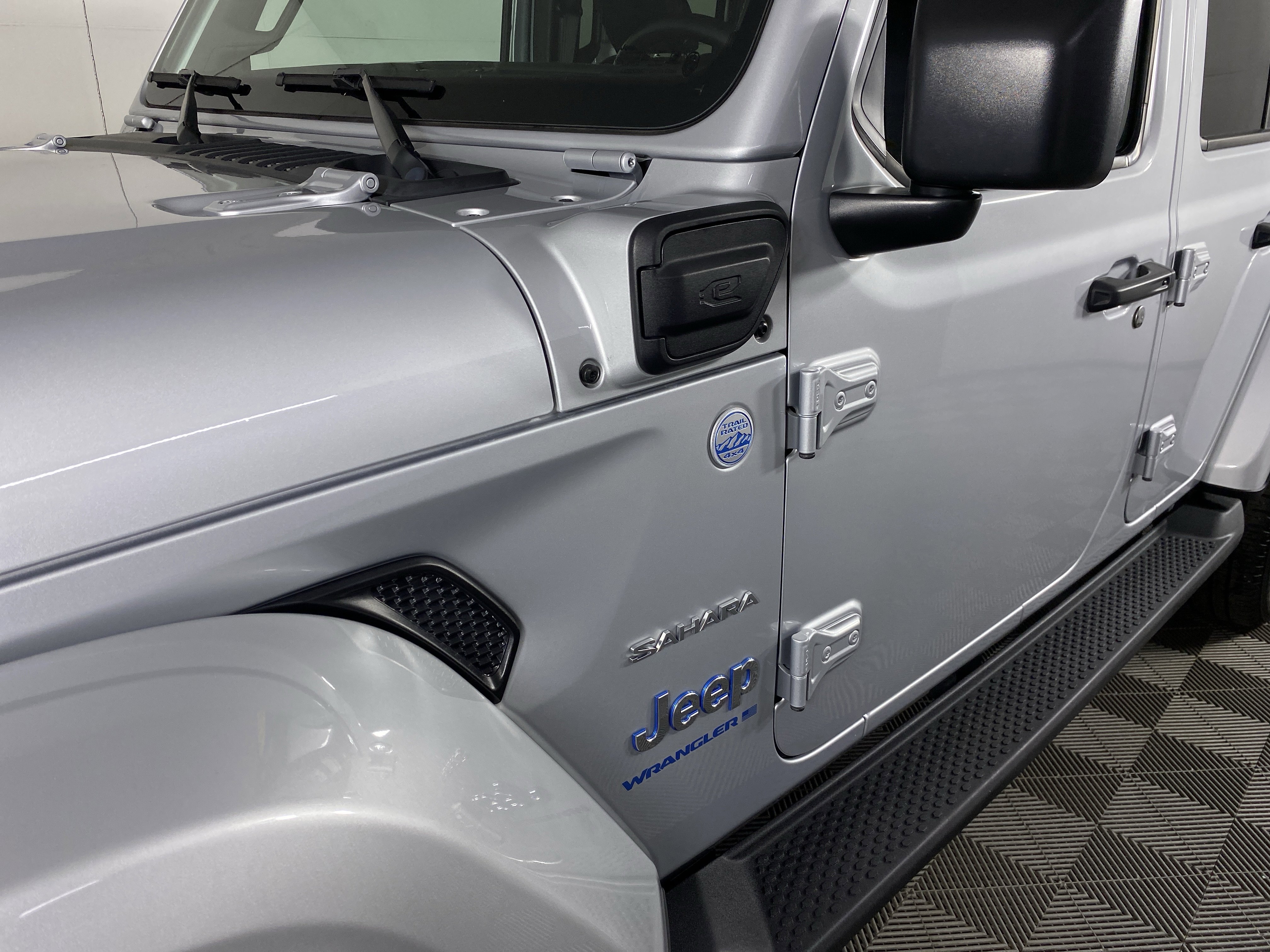 Used 2023 Jeep Wrangler Sahara w/ Cold Weather Group image 13