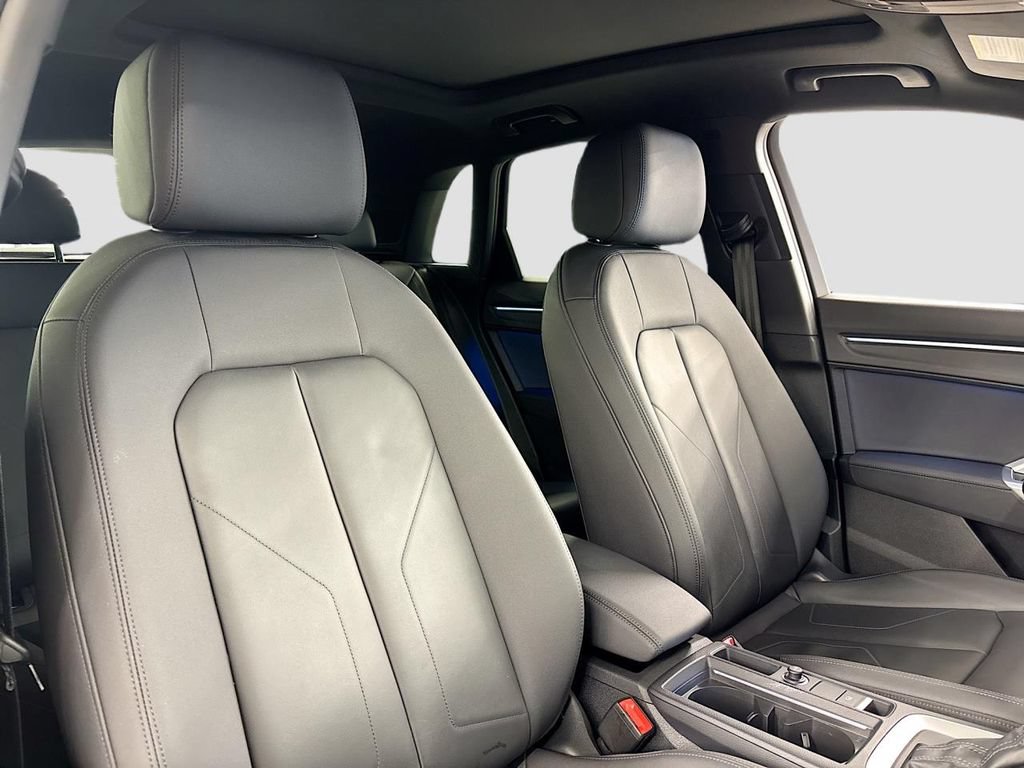 Certified 2025 Audi Q3 2.0T Premium Plus w/ Premium Plus Package AWD/4WD image 15