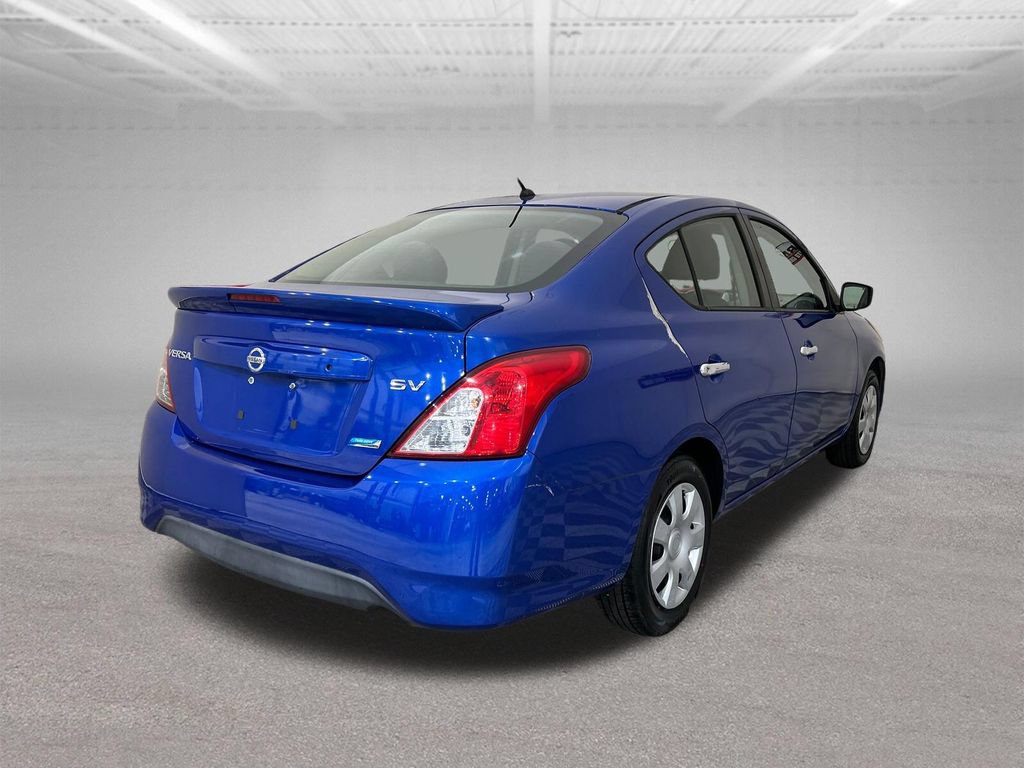 Used 2016 Nissan Versa SV FWD image 5