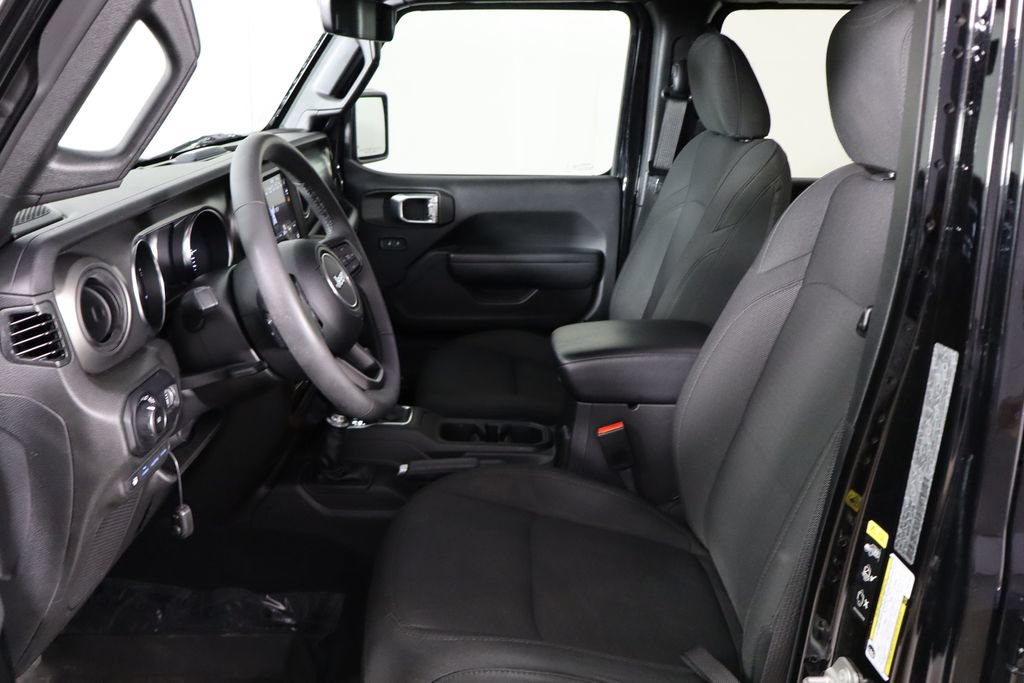 Used 2023 Jeep Wrangler Unlimited w/ Sun & Screen Package AWD/4WD image 14