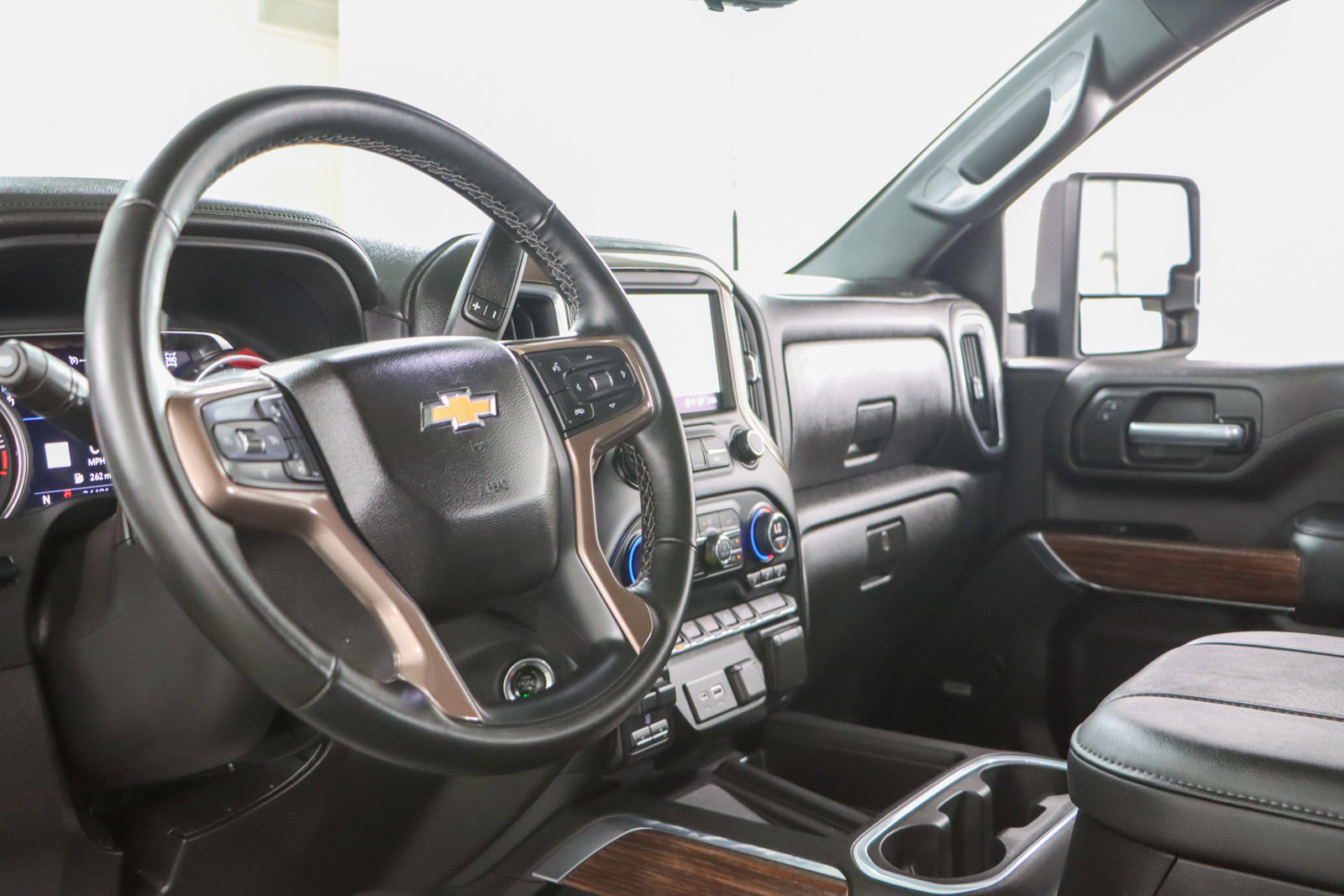 Used 2023 Chevrolet Silverado 2500 High Country image 27