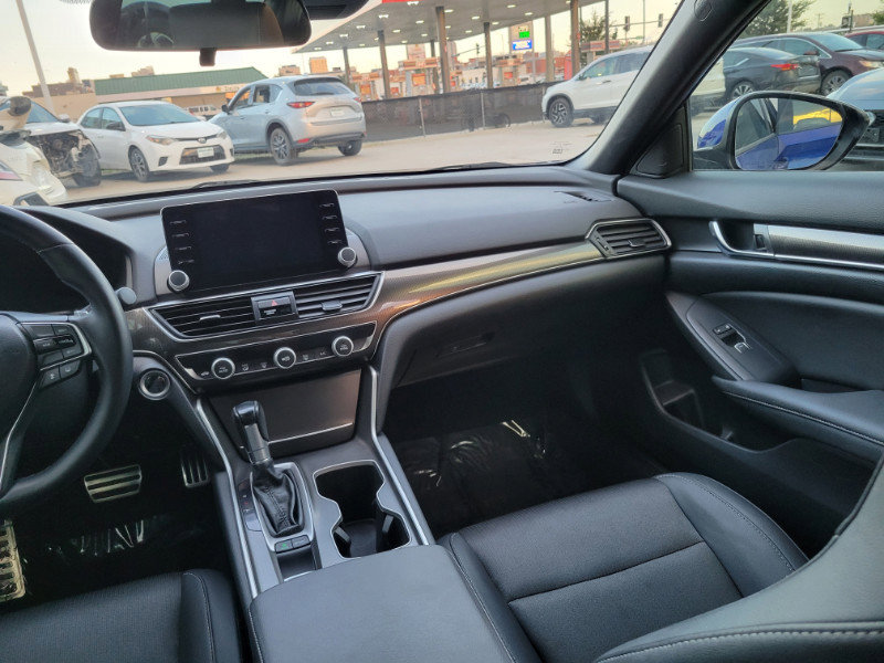 Used 2020 Honda Accord Sport image 32