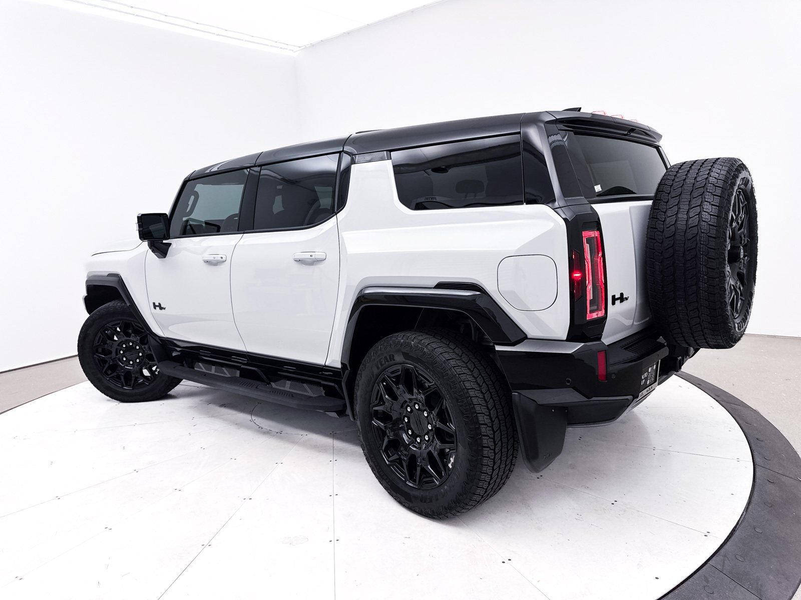 Used 2025 GMC Hummer EV 2X AWD/4WD image 18