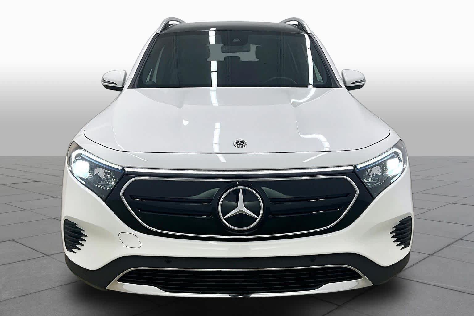 Certified 2023 Mercedes-Benz EQB 350 4MATIC SUV w/ Exclusive Package image 3