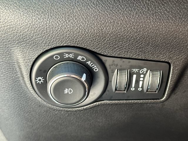 Used 2025 Jeep Compass Limited AWD/4WD image 23
