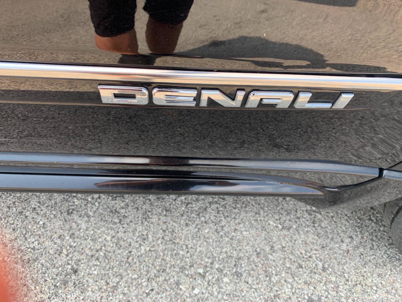 Used 2016 GMC Acadia Denali AWD/4WD image 9