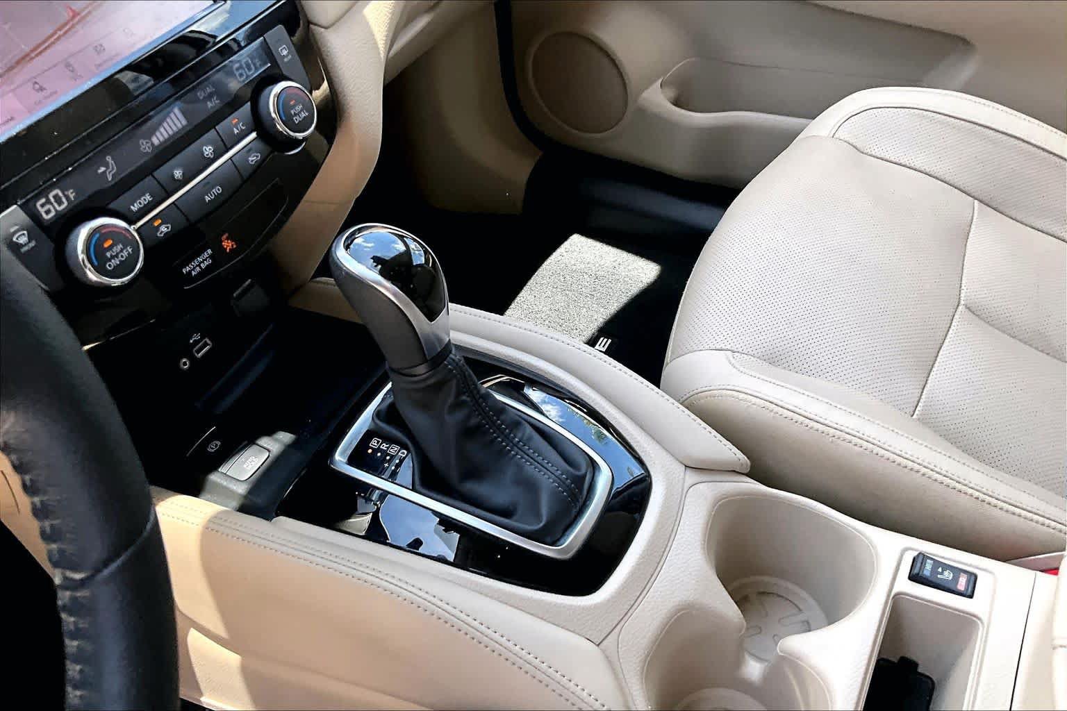 Used 2020 Nissan Rogue SL w/ Premium Package FWD image 17