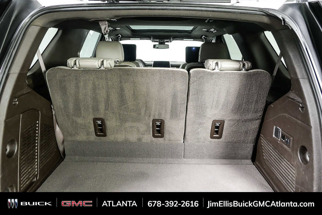 Used 2021 GMC Yukon SLT w/ SLT Premium Package image 34