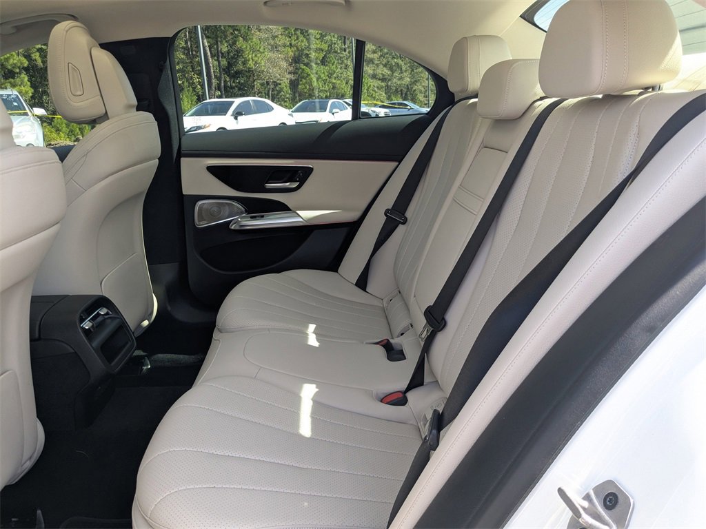 Used 2024 Mercedes-Benz E 350 4MATIC Sedan image 12