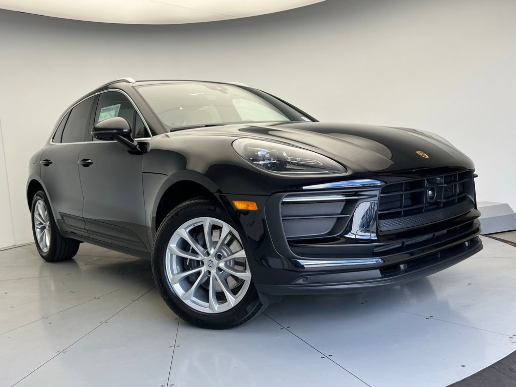 Used 2026 Porsche Macan AWD/4WD image 24