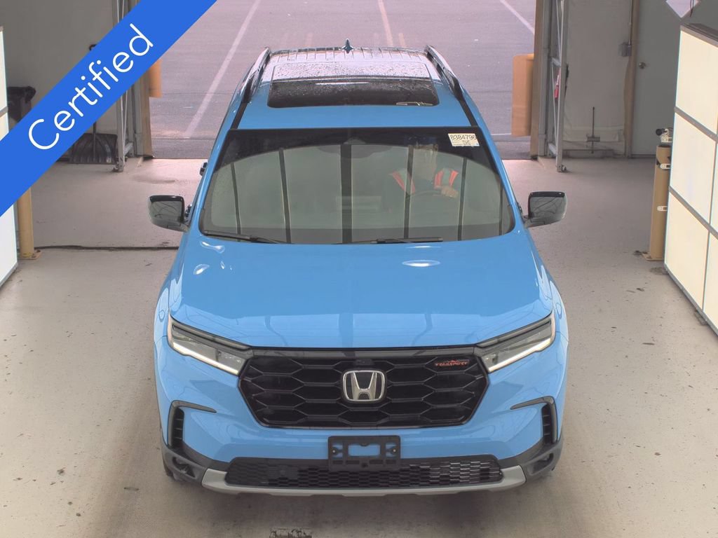 Used 2023 Honda Pilot TrailSport image 2