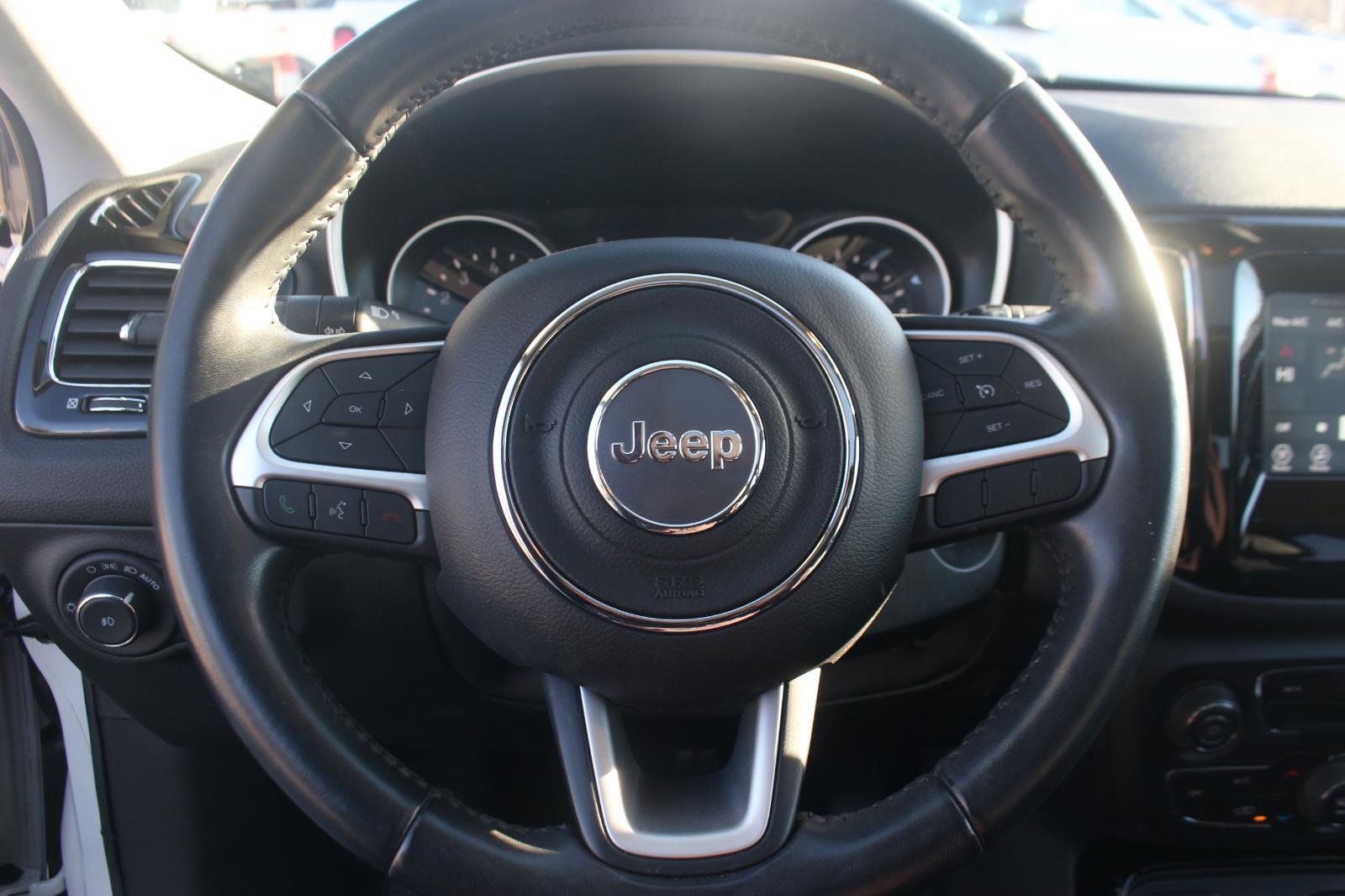 Used 2021 Jeep Compass Latitude w/ Sun and Sound Group image 16