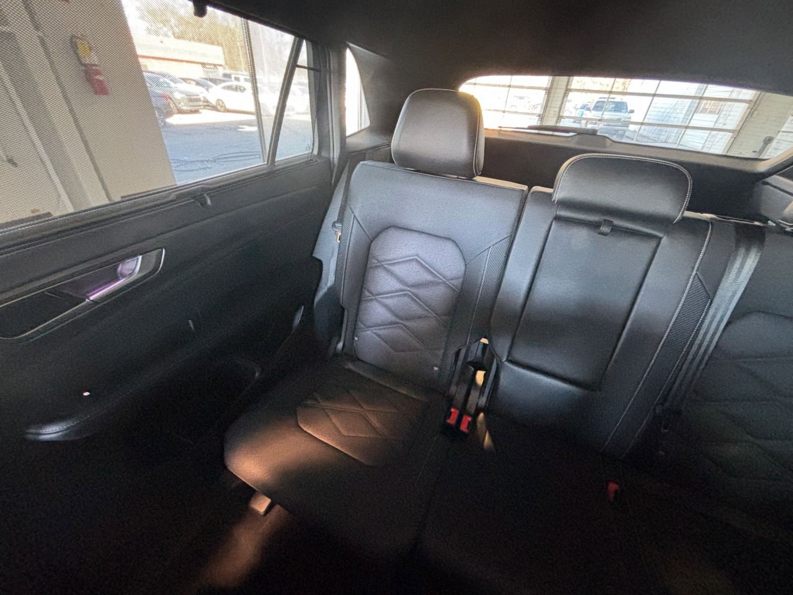 Used 2025 Volkswagen Atlas Cross Sport SE image 43