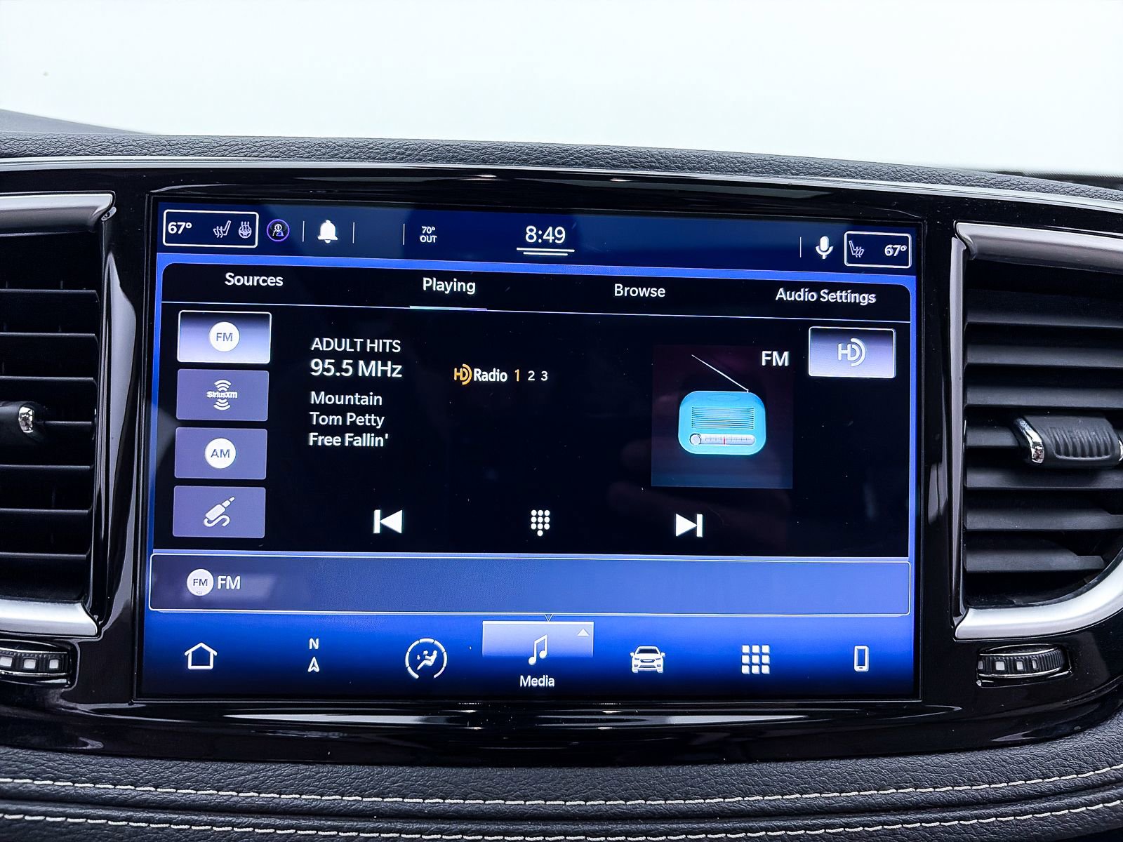 Used 2021 Chrysler Pacifica Limited w/ Premium & Safety Sphere Group image 22