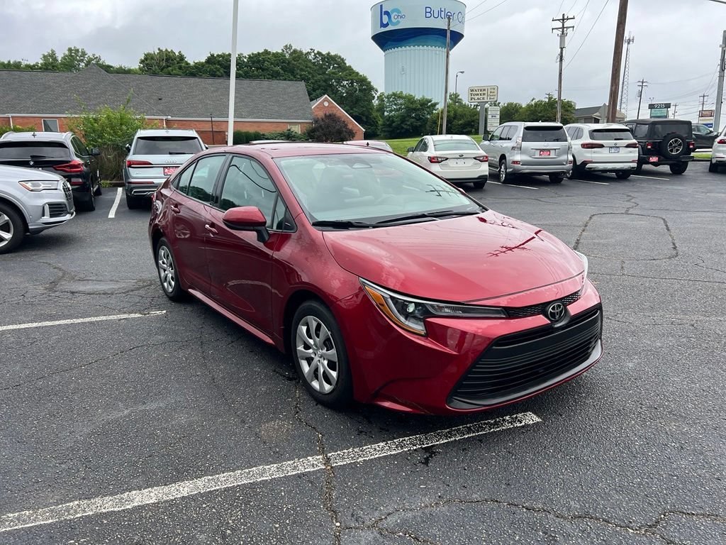 Used 2025 Toyota Corolla LE FWD image 4