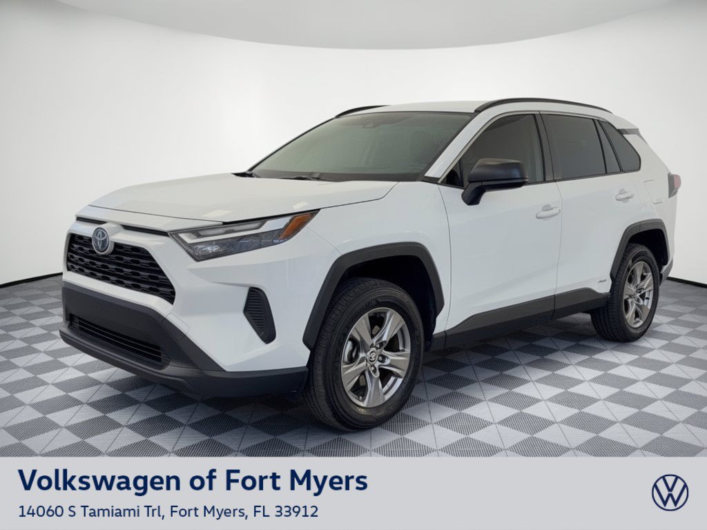 Used 2023 Toyota RAV4 LE AWD/4WD image 1