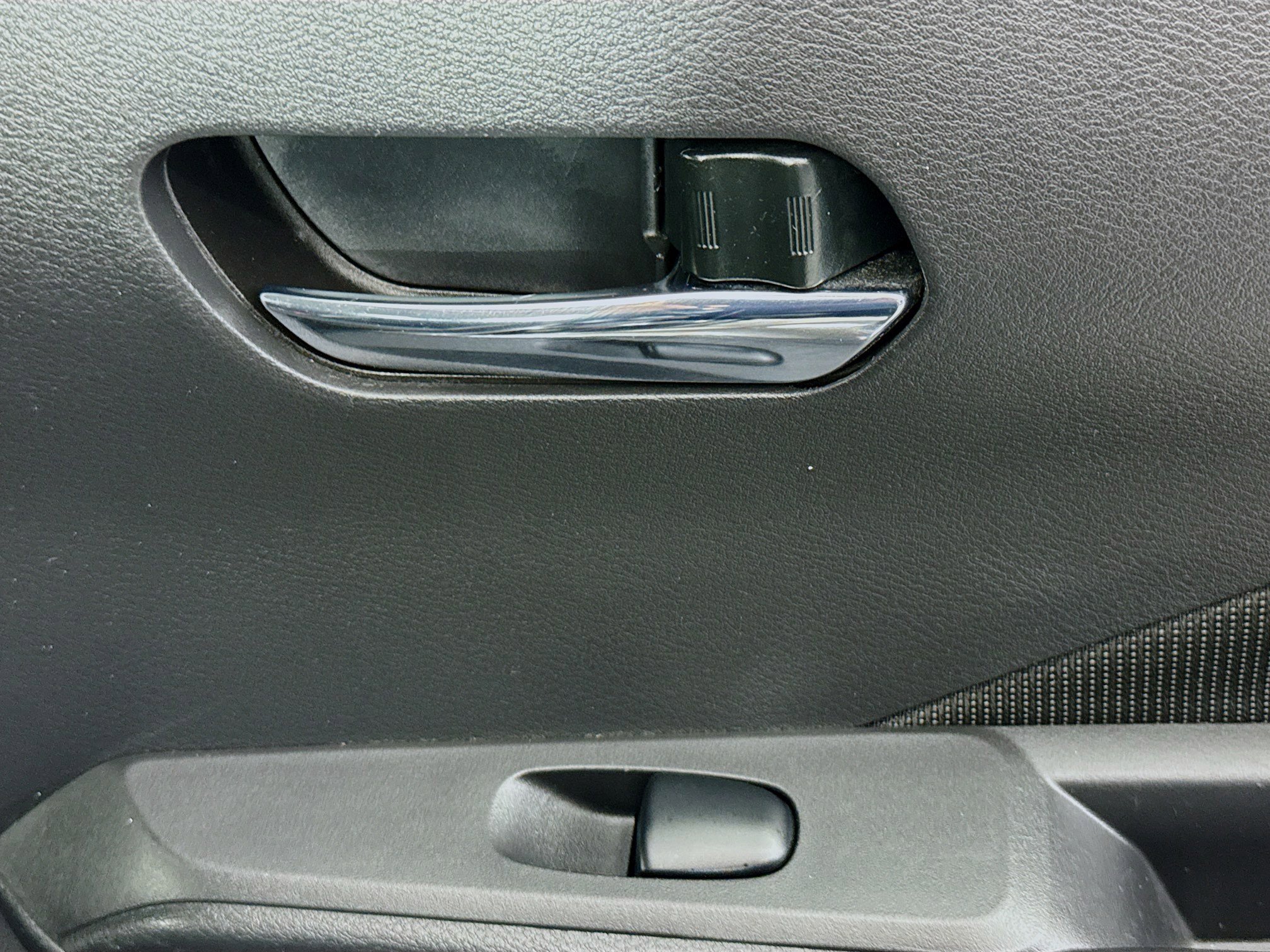 Used 2021 Nissan Kicks SV image 30