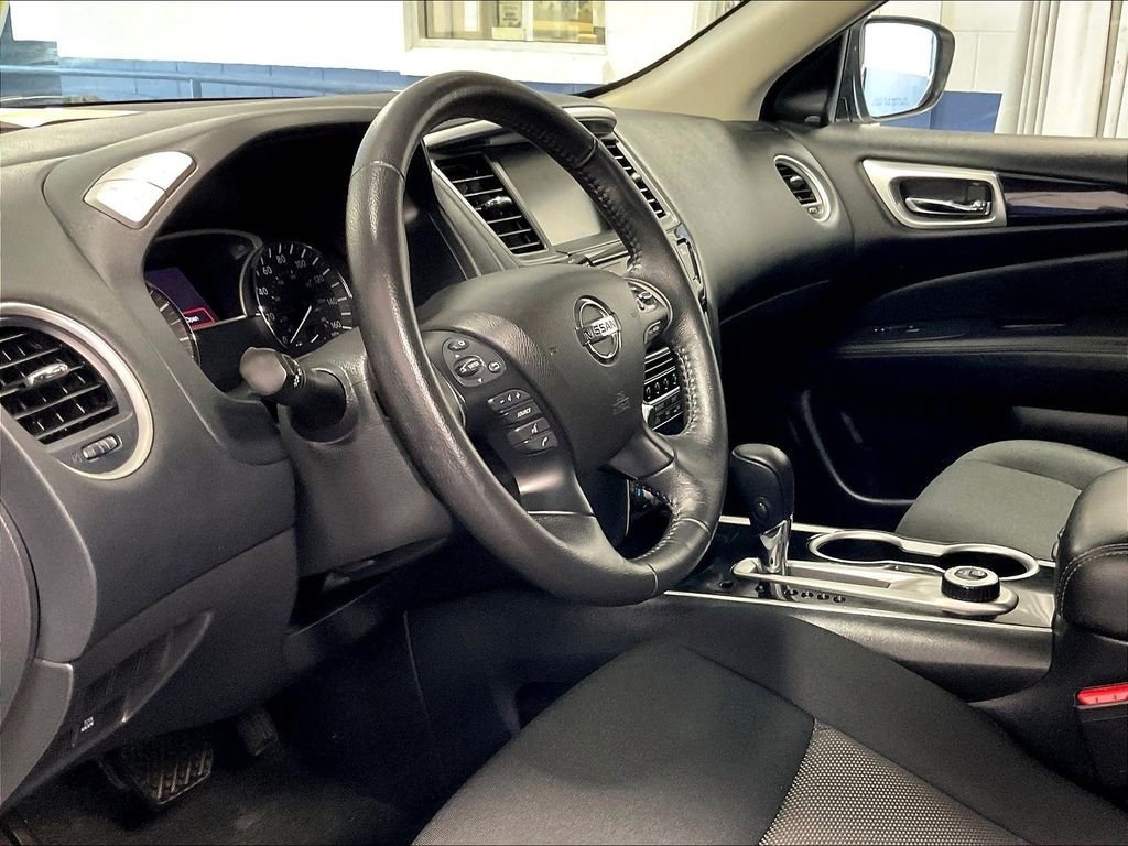Used 2020 Nissan Pathfinder SV AWD/4WD image 8
