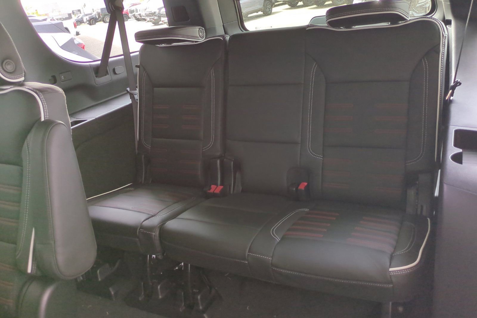 New 2026 GMC Yukon XL AT4 Ultimate w/ LPO, Floor Liner Package AWD/4WD image 17