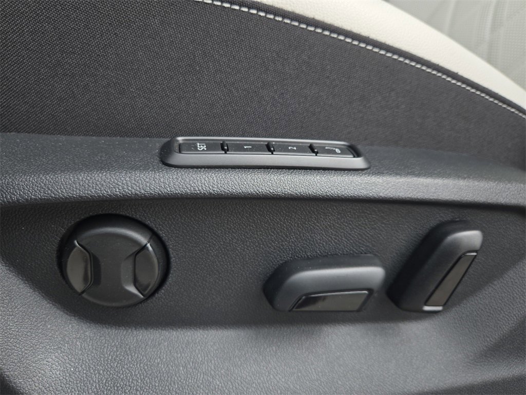 New 2025 Volkswagen Atlas Cross Sport SEL Premium R-Line image 19