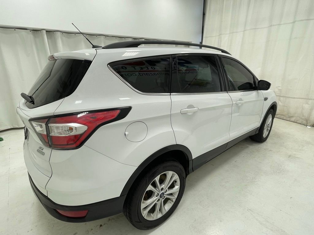 Used 2018 Ford Escape SE image 4