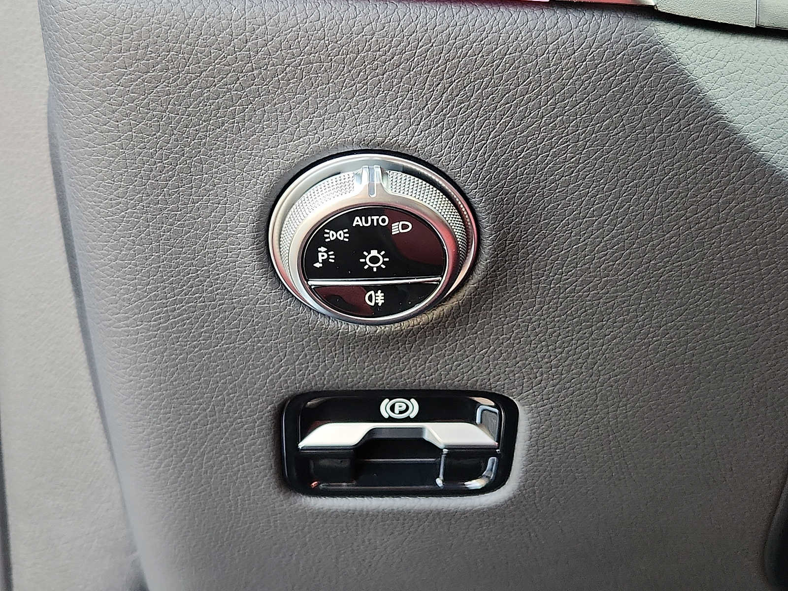 Used 2024 Mercedes-Benz GLC 43 AMG 4MATIC image 22