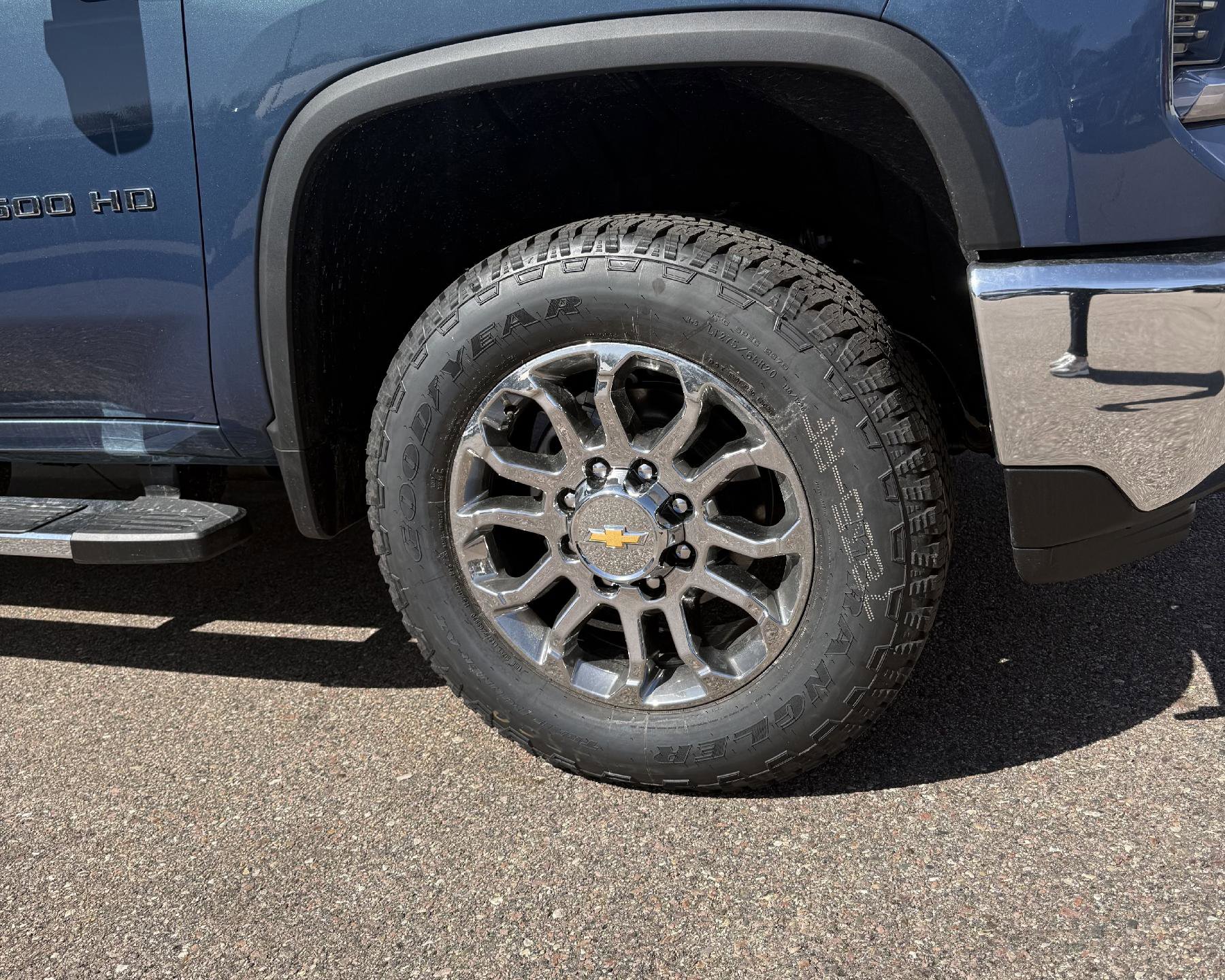 New 2026 Chevrolet Silverado 2500 LTZ w/ LTZ Premium Package AWD/4WD image 3