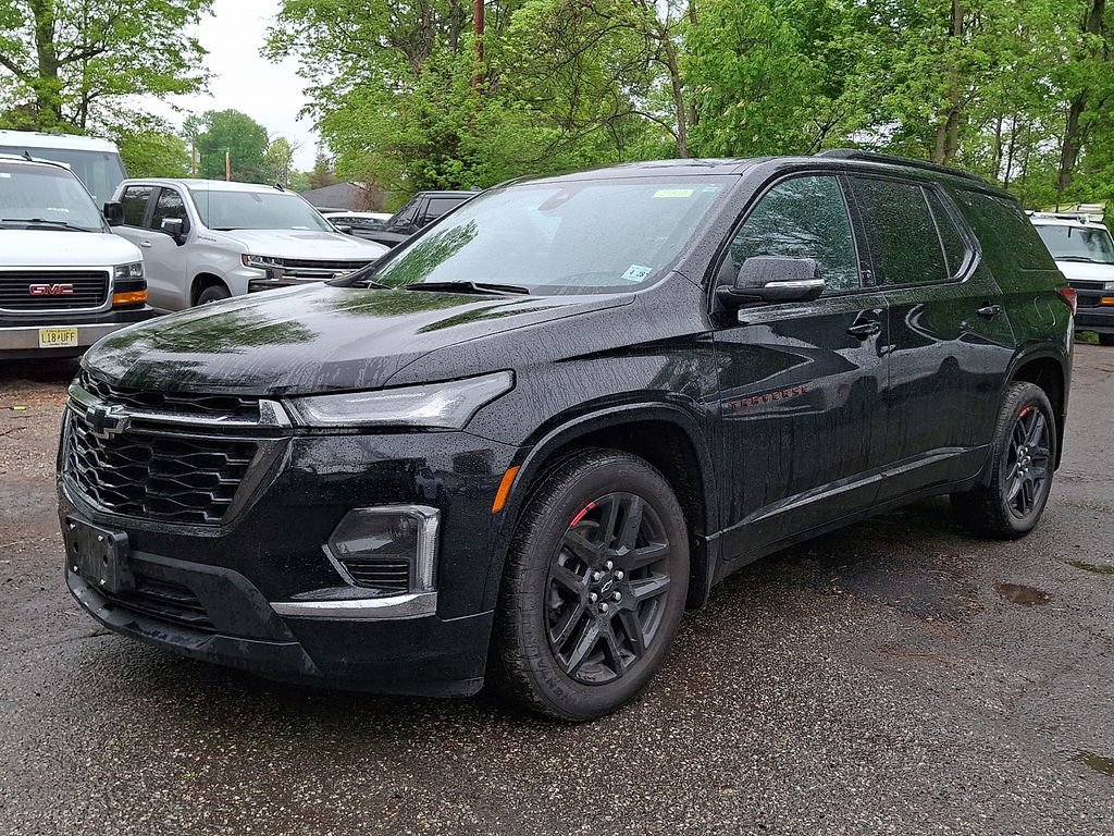 Used 2023 Chevrolet Traverse Premier w/ Redline Edition AWD/4WD image 3