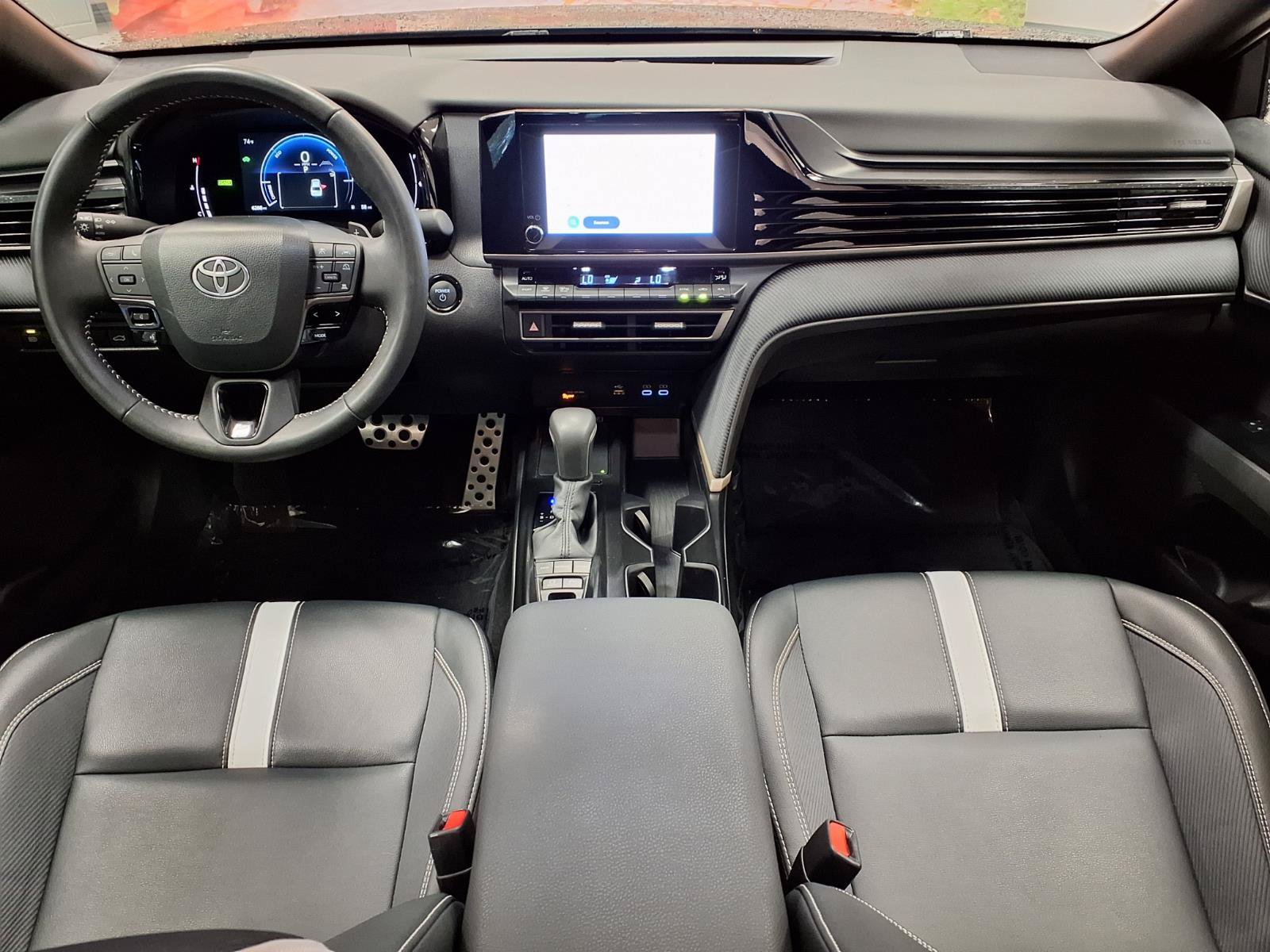 Used 2025 Toyota Camry SE FWD image 14