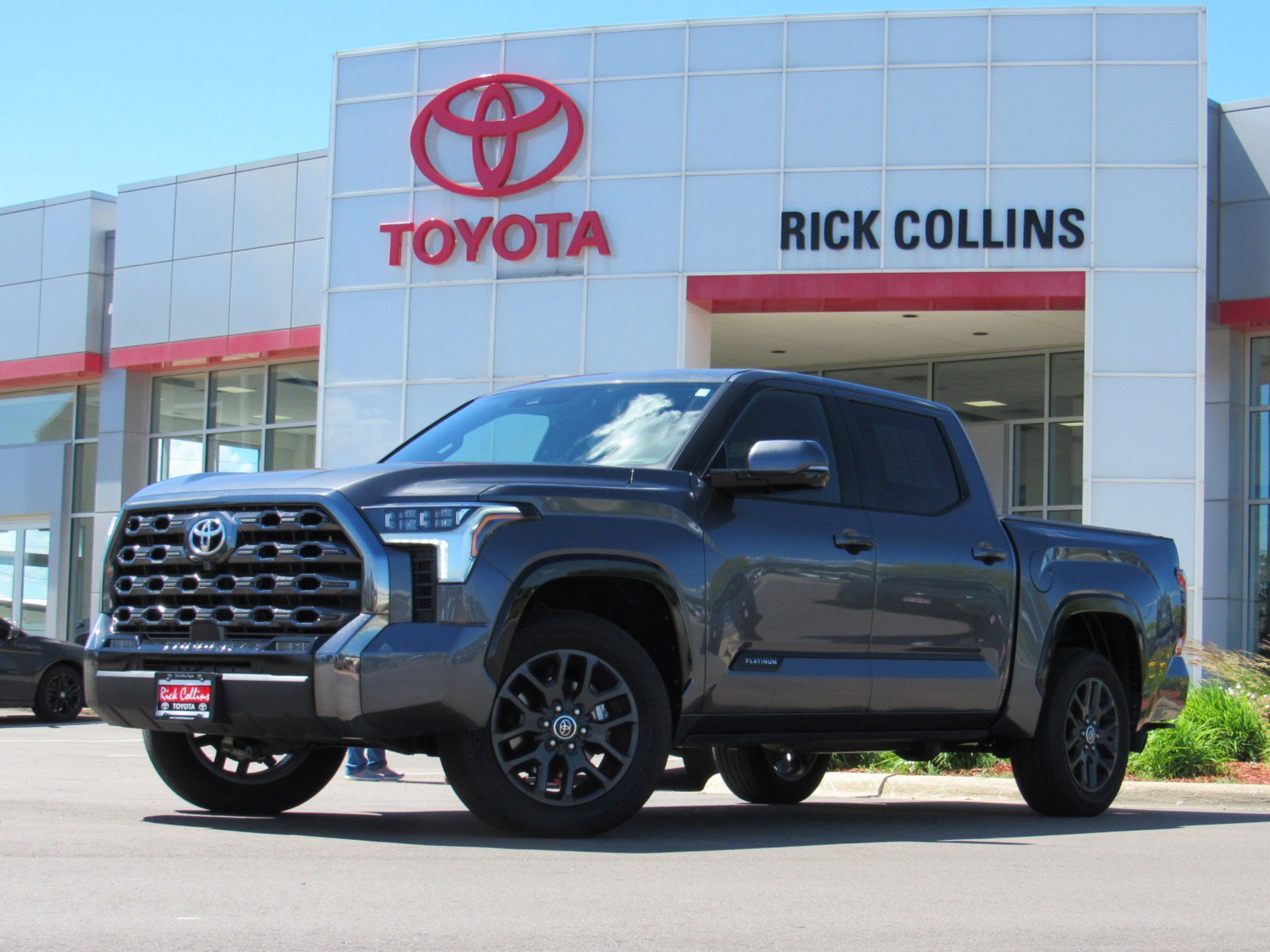 Used 2023 Toyota Tundra Platinum AWD/4WD image 1