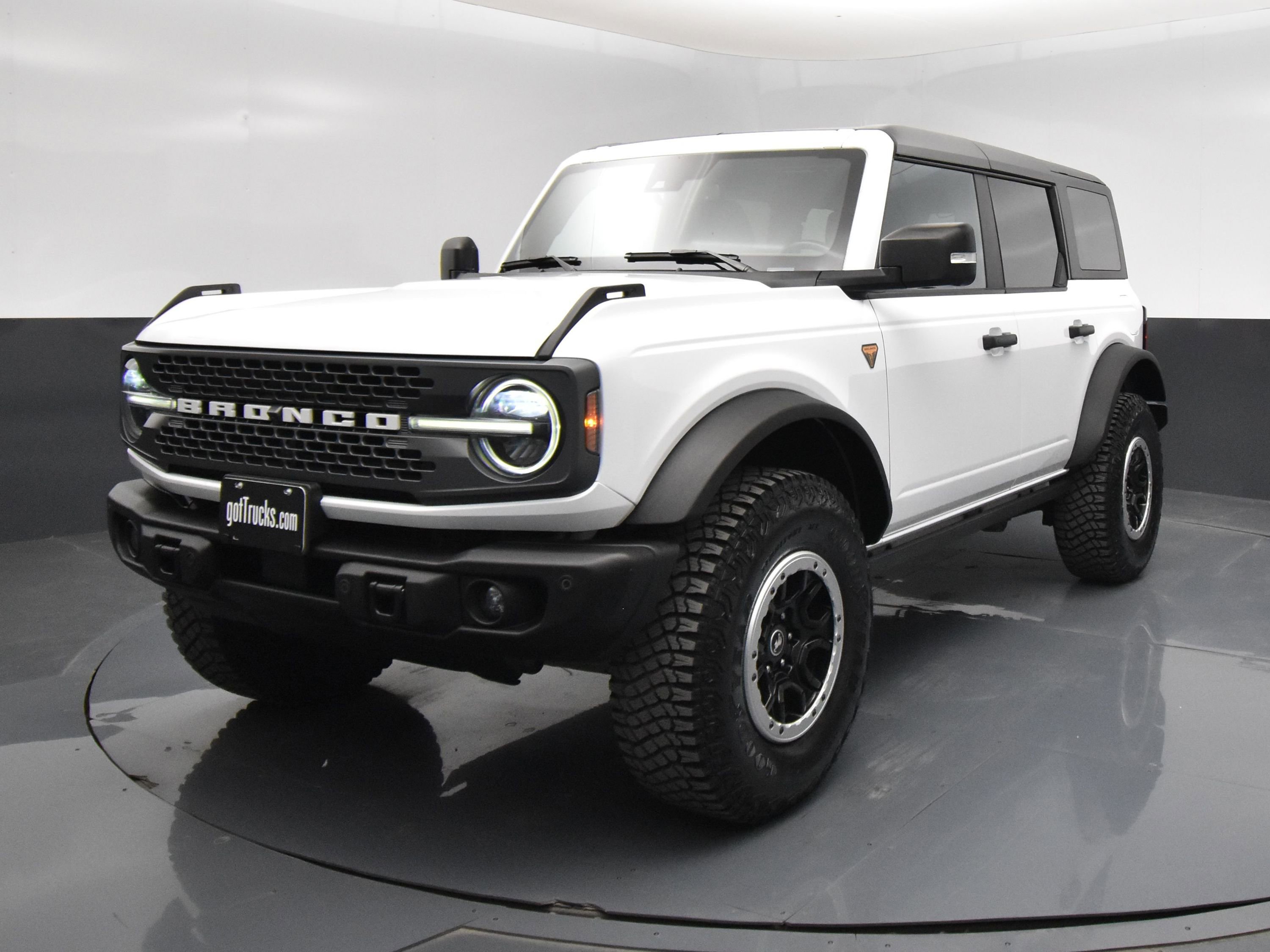 Used 2022 Ford Bronco Badlands image 2