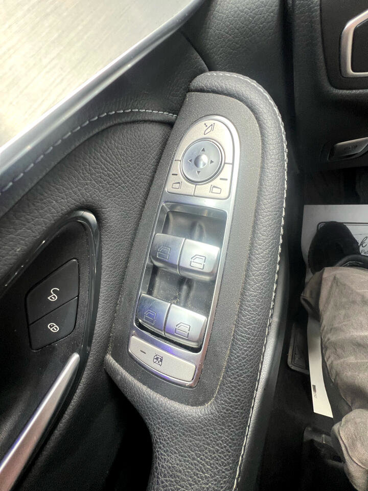 Used 2021 Mercedes-Benz GLC 63 AMG 4MATIC image 32