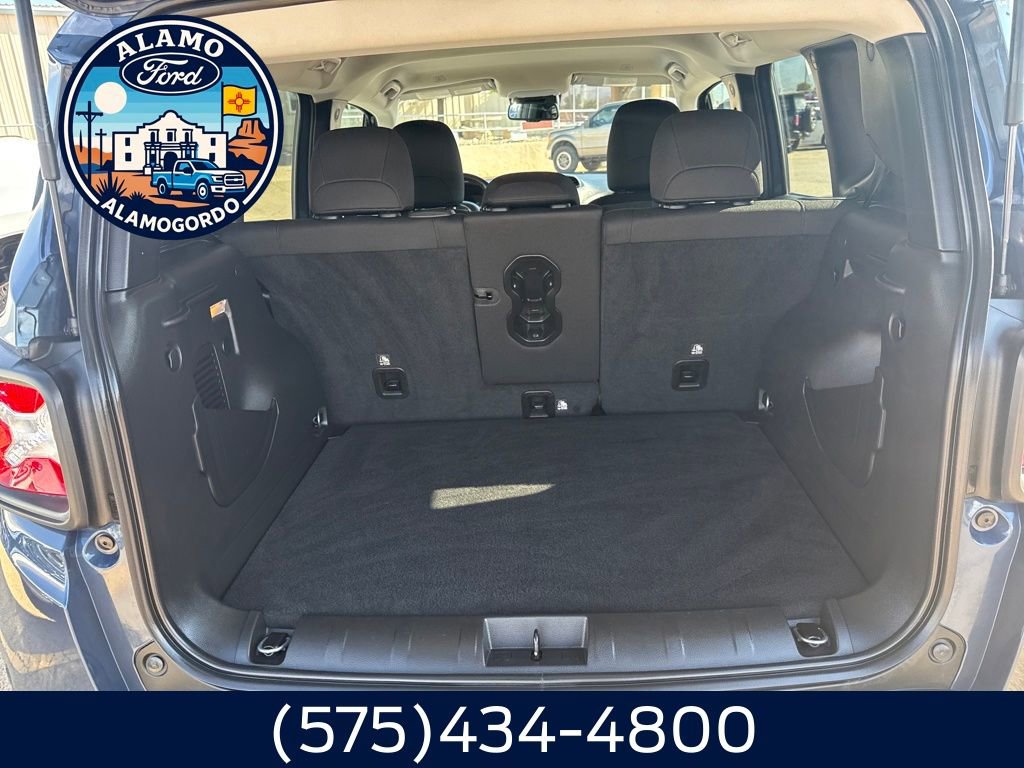 Used 2022 Jeep Renegade Trailhawk image 12