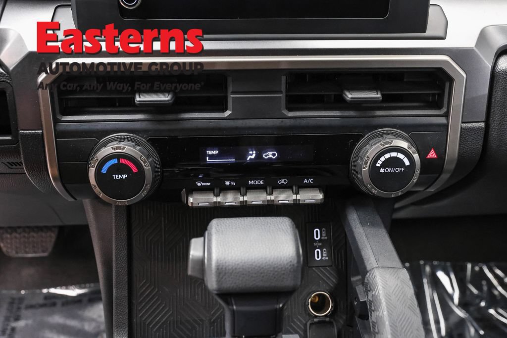 Used 2025 Toyota 4Runner SR5 AWD/4WD image 19