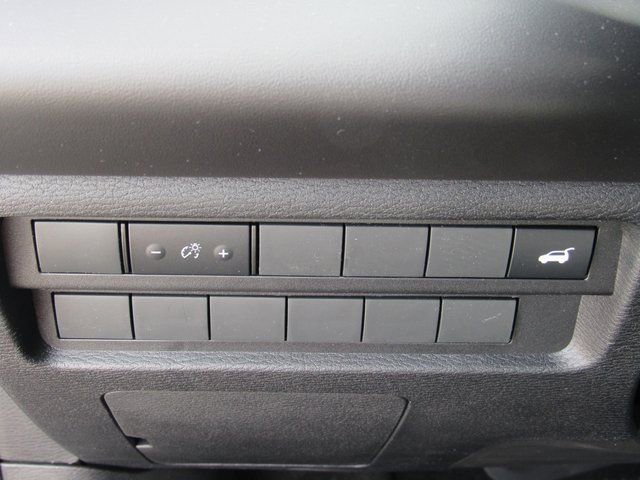 New 2025 Mitsubishi Outlander SE image 23