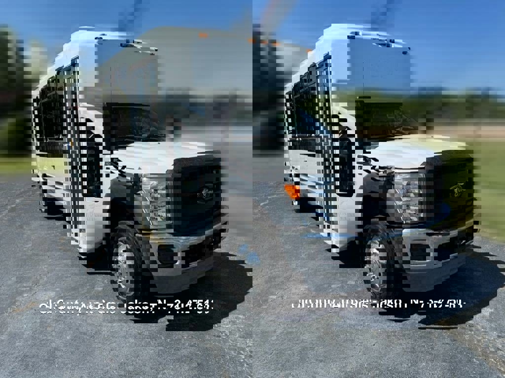 Used 2012 Ford F550 2WD Regular Cab Super Duty w/ Payload Upgrade Pkg image 6