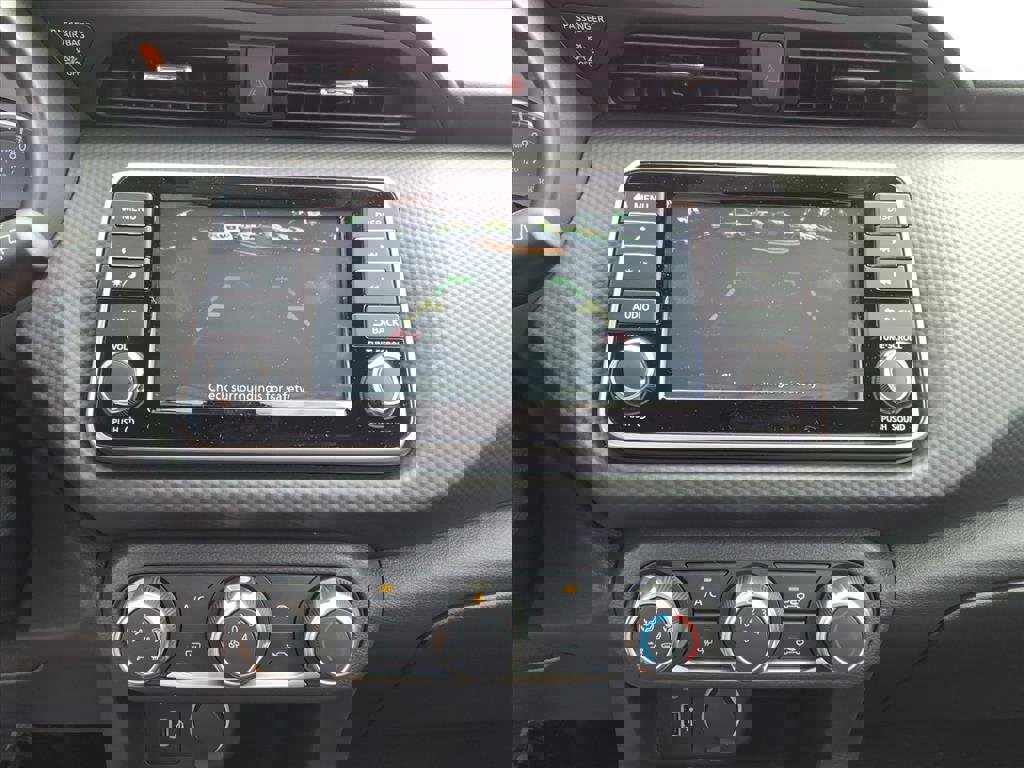 New 2025 Nissan Kicks Play S image 10