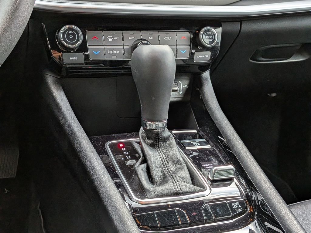 Used 2024 Jeep Compass Limited image 19