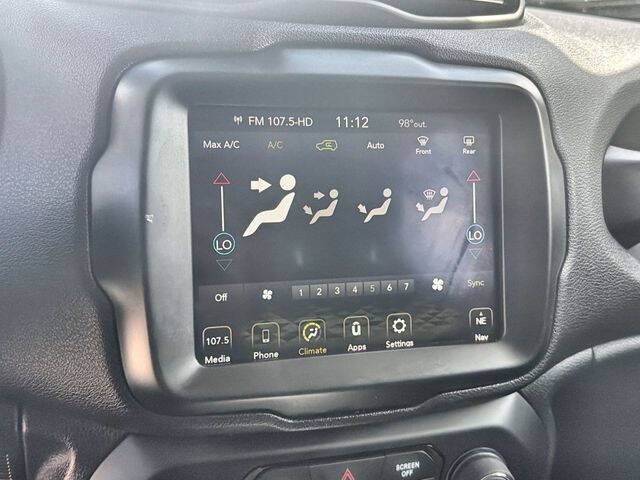 Used 2023 Jeep Renegade Latitude AWD/4WD image 13