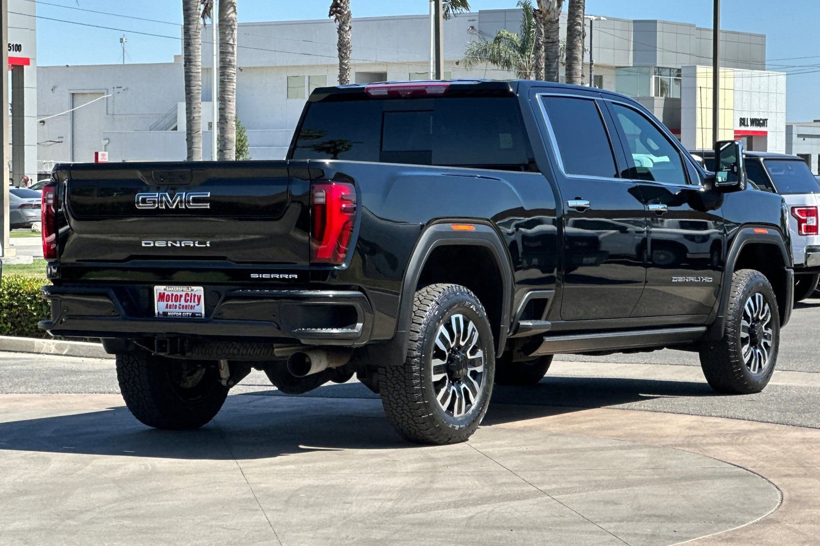 Used 2025 GMC Sierra 2500 Denali Ultimate AWD/4WD image 4