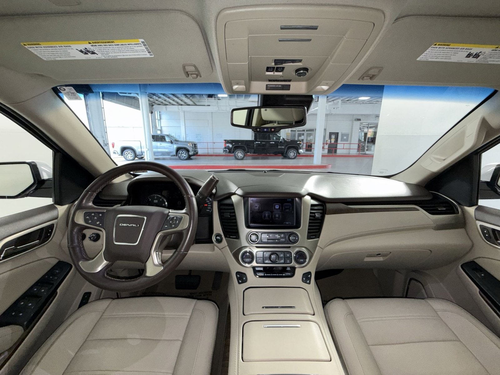 Used 2018 GMC Yukon Denali w/ Open Road Package AWD/4WD image 23