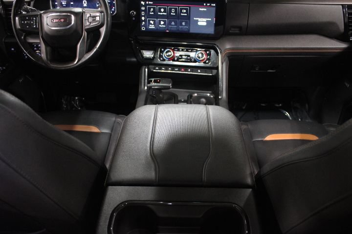 Used 2024 GMC Sierra 1500 AT4 w/ Technology Package AWD/4WD image 33