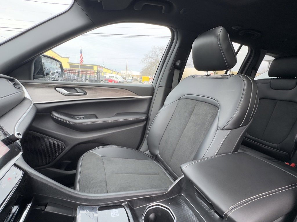 New 2026 Jeep Grand Cherokee Laredo image 14