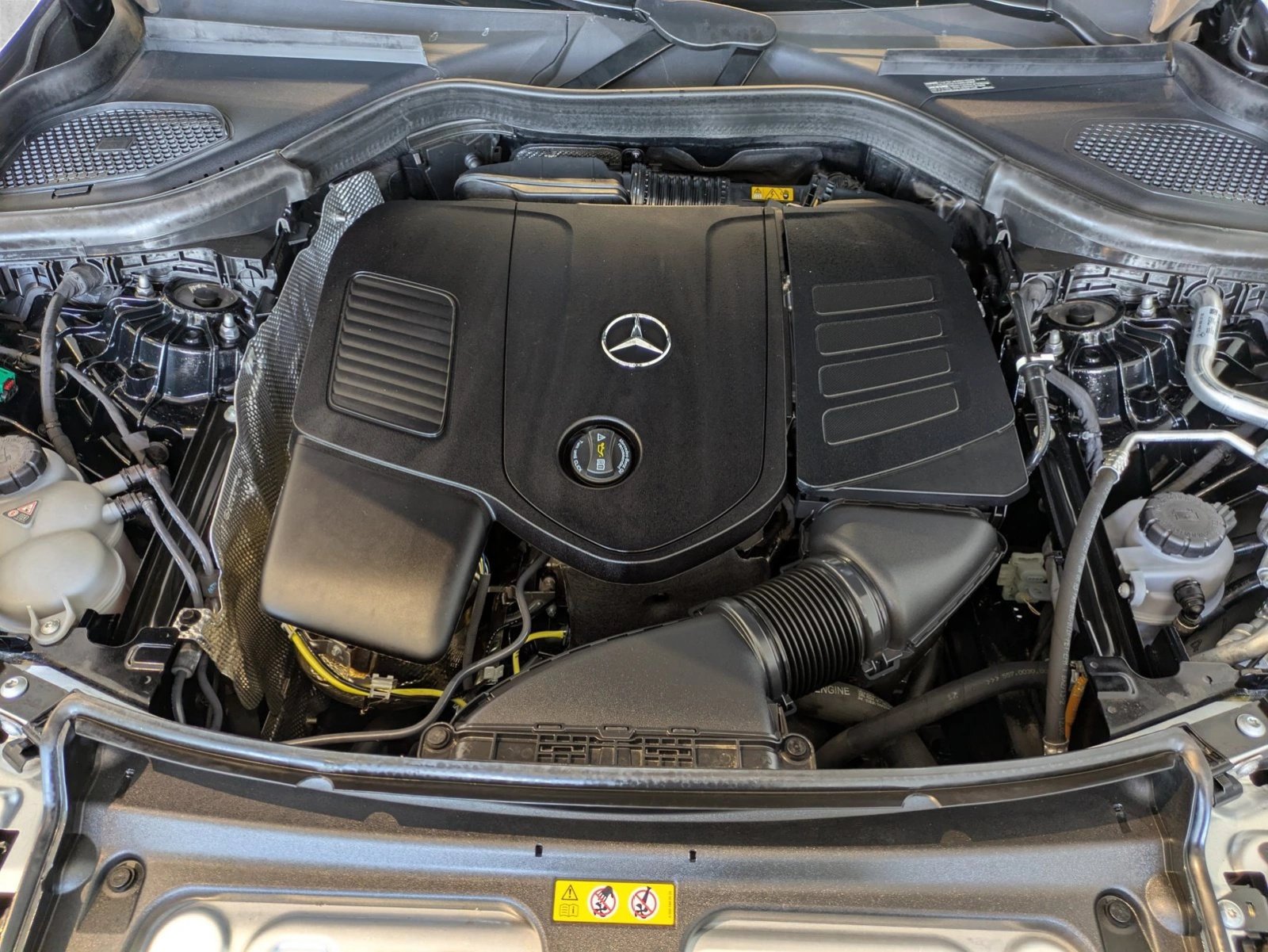 Used 2025 Mercedes-Benz GLC 350e 4MATIC image 23