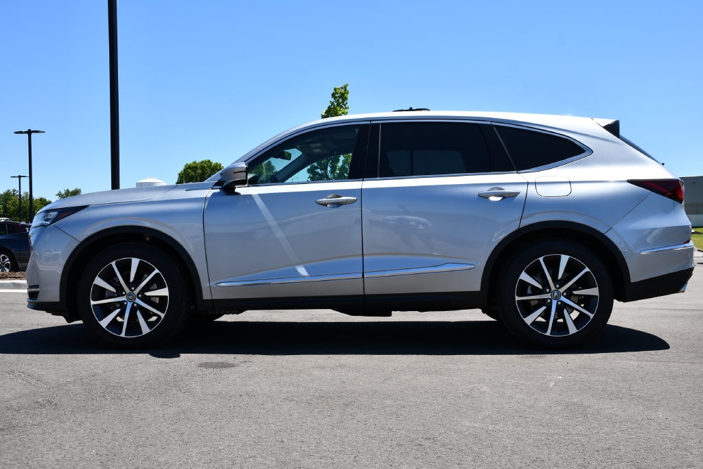 Used 2026 Acura MDX w/ Technology Package FWD image 4
