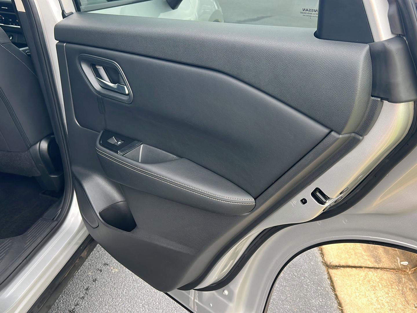 Used 2024 Nissan Rogue SV image 15