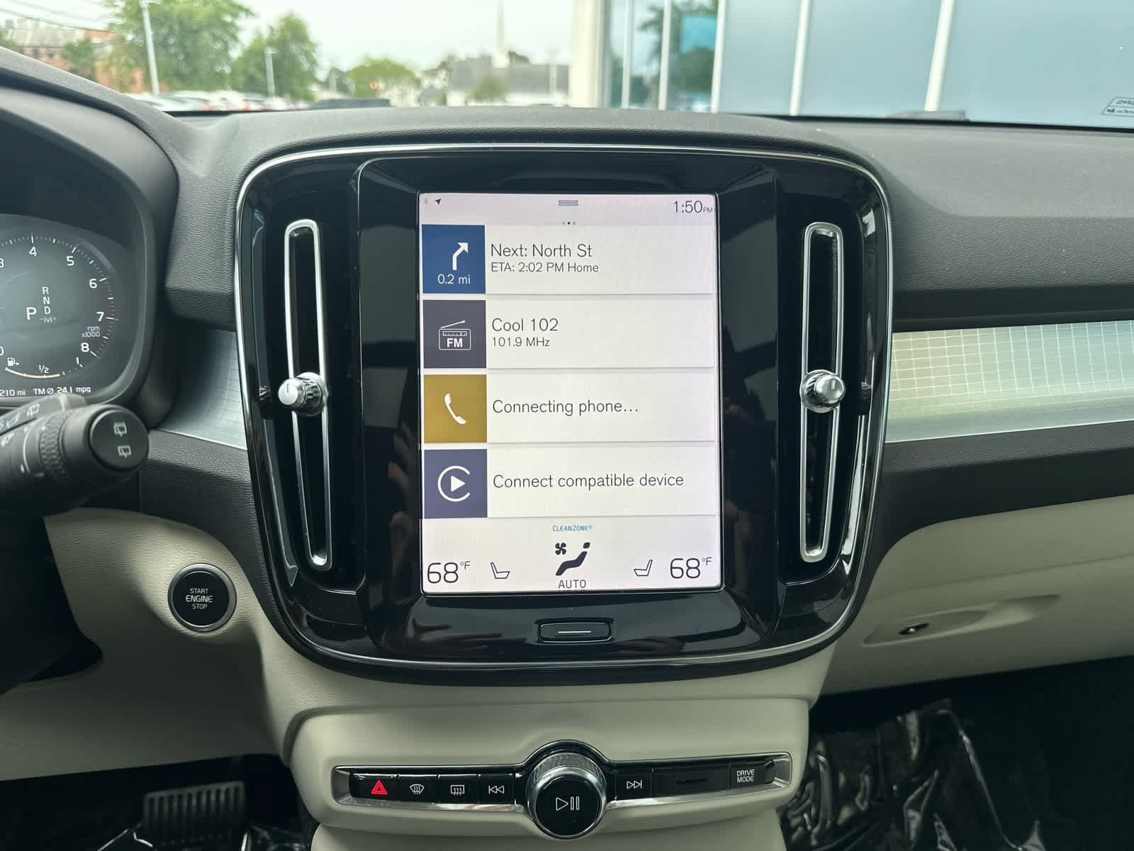 Used 2021 Volvo XC40 T5 Momentum w/ Protection Package Premier AWD/4WD image 17